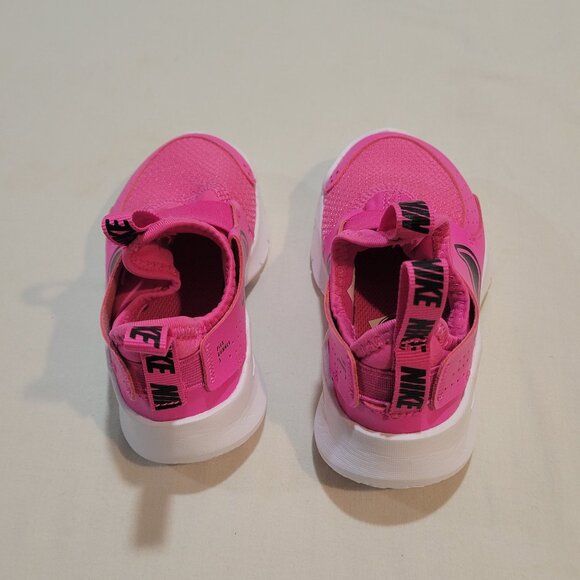 Unworn Nike Kids' Flex Runner 3 Size 7 Toddler Sneakers - Picture 3 of 5